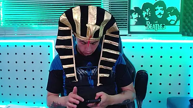 הופעת וובקאם של Godofcumxxx