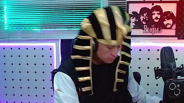 Godofcumxxx: διαδικτυακό σόου στην κάμερα