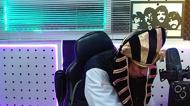 הופעת וובקאם של Godofcumxxx