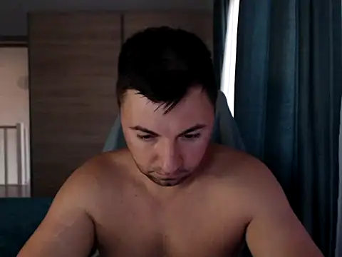 Pokazy przed kamerką – HankMalone