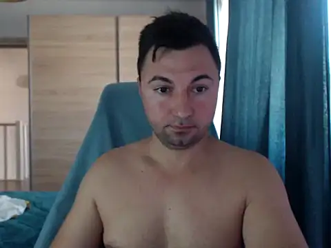 Pokazy przed kamerką – HankMalone