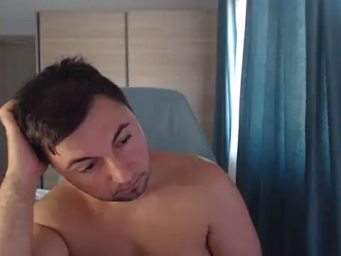Pokazy przed kamerką – HankMalone