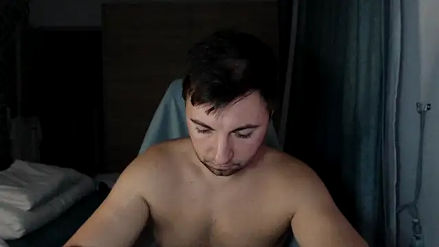 Pokazy przed kamerką – HankMalone