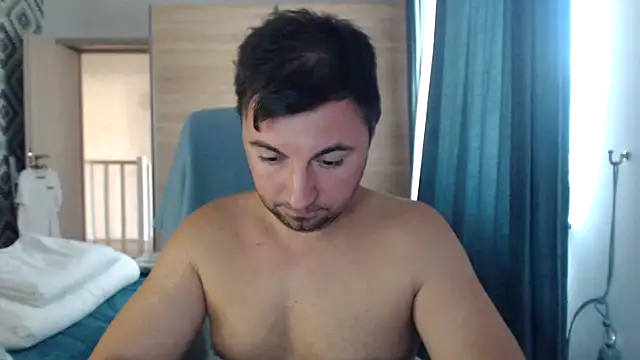 Show modela HankMalone na web-kameri