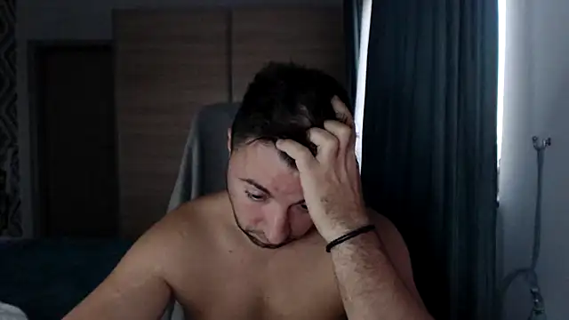 Pokazy przed kamerką – HankMalone