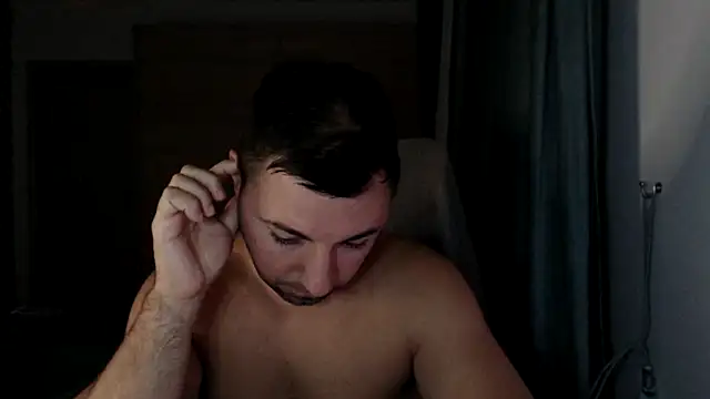 Show modela HankMalone na web-kameri