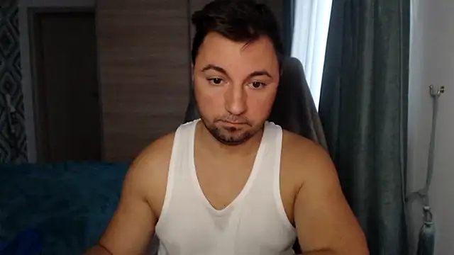 Show modela HankMalone na web-kameri