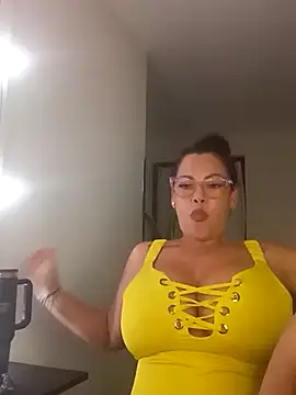 SexyyBigg44 Adlı Modelin Canlı XXX Sohbeti