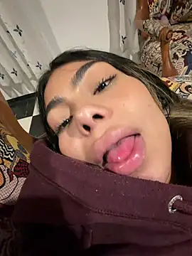 Chat +18 de Khaiimy ao vivo