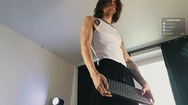 Pokazy przed kamerką – TechnoJesus