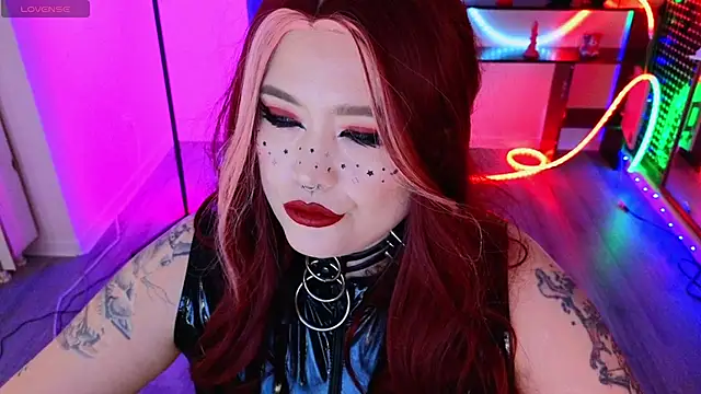 Show modela wickedxqueen na web-kameri