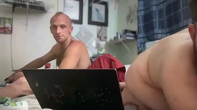 Pokazy przed kamerką – Fr4nk1eFFuxxx