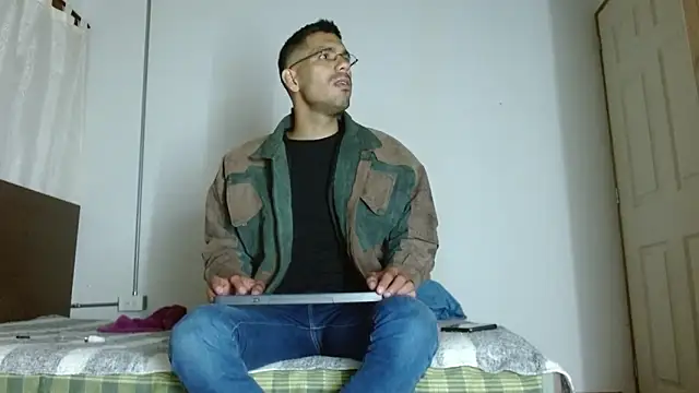 JohanyLatino – webcam-show