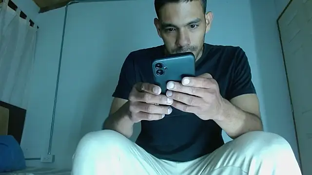 JohanyLatino Webcam-Show