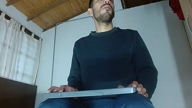 JohanyLatinon Webbikameraesitys