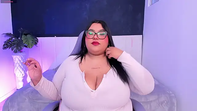 tifanny_bigboobs11 Adlı Modelin Canlı XXX Sohbeti