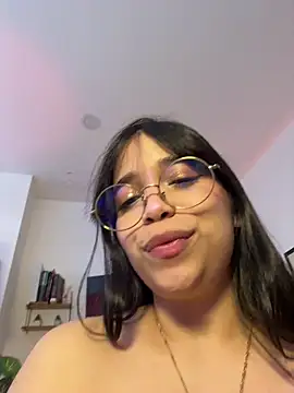 Show modela tati_reyess na web-kameri