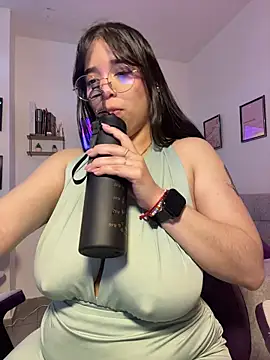 tati_reyess' Webcam Show