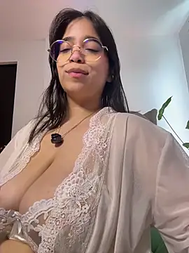 tati_reyess' Webcam Show