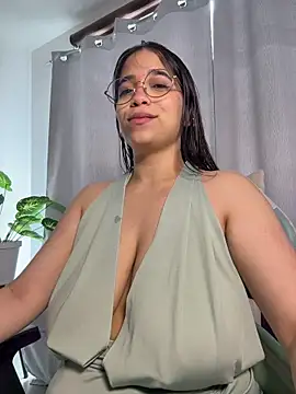 tati_reyess' Live XXX Chat