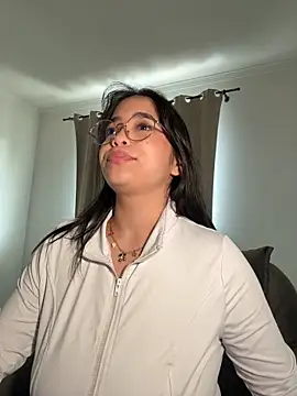 tati_reyess' Webcam Show