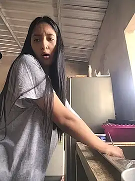 LauraMontaii 라이브 XXX 채팅