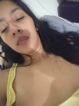 LauraMontaii's Webcam Show