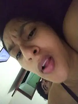 LauraMontaii ওয়েবক্যাম শো