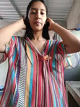 แชท XXX สดของ LauraMontaii