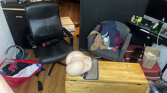 Živá chatovací místnost leanjamesdean