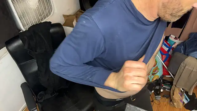 הופעת וובקאם של leanjamesdean