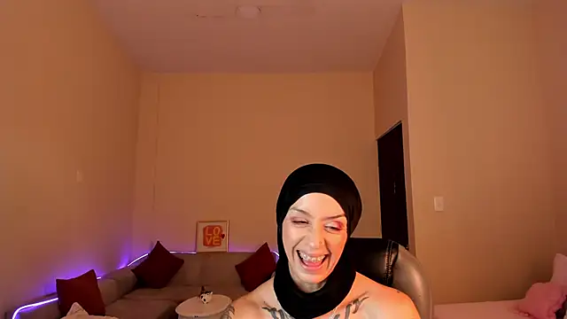 Онлайн чат XXX Kristen_Garner