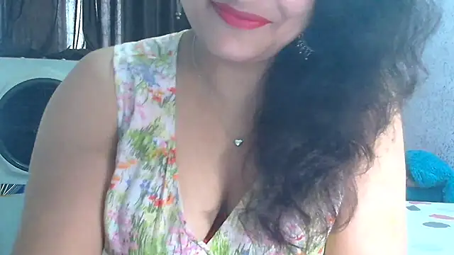 SimmiQueen_77 Chat XXX in diretta