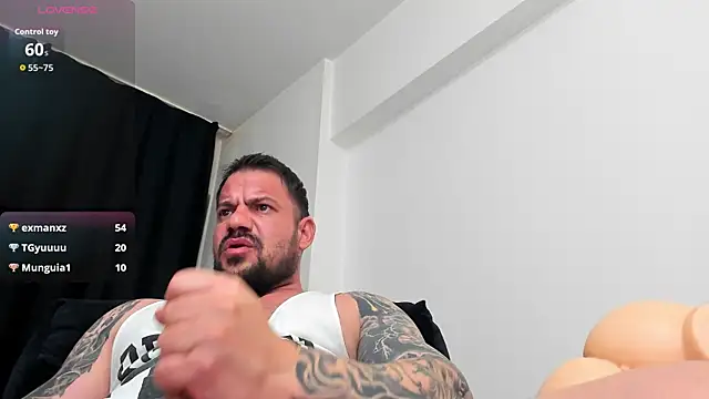 musclemonster31 Webcam show