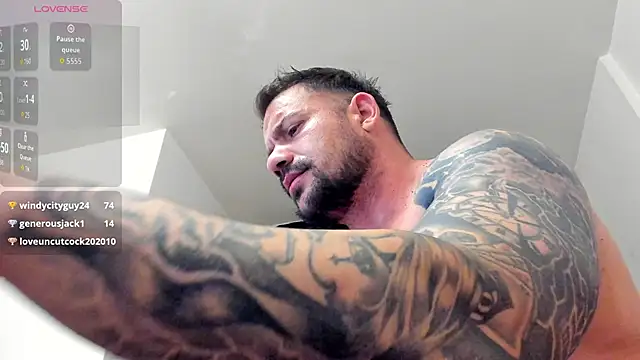 Show de musclemonster31 na webcam
