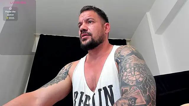 عرض كام musclemonster31
