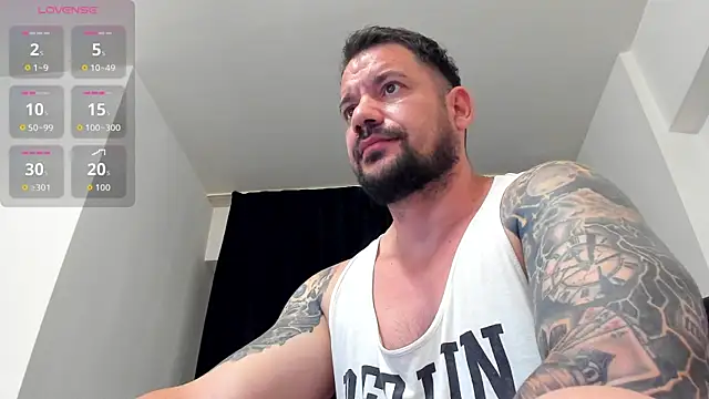 musclemonster31 Webcam show