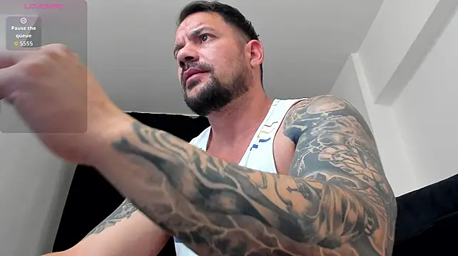 musclemonster31 Pertunjukan Webcam
