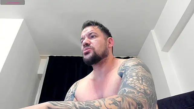 musclemonster31 webcam show