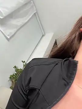חדר צ'אט בשידור חי של AmelieLaurent_