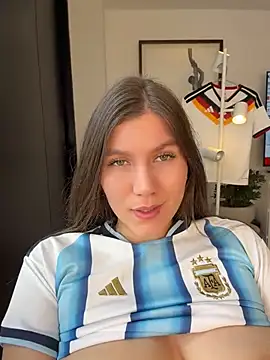 AmelieLaurent_ Show in webcam