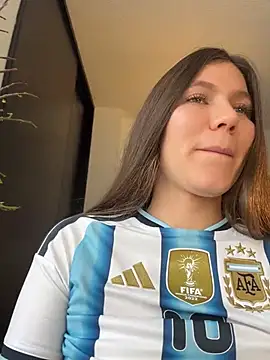 AmelieLaurent_ Show in webcam