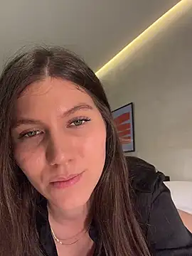 AmelieLaurent_ Show in webcam