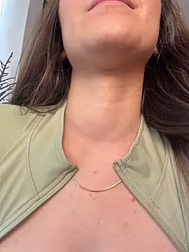 AmelieLaurent_ Adlı Modelin Canlı XXX Sohbeti
