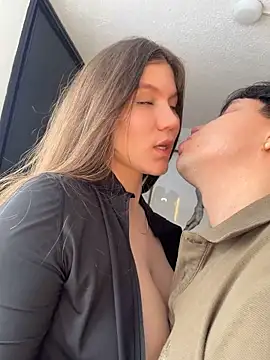 AmelieLaurent_ Show in webcam