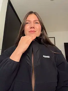 Show modela AmelieLaurent_ na web-kameri