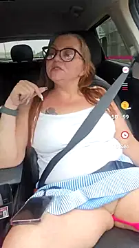 funluvinmama Show in webcam