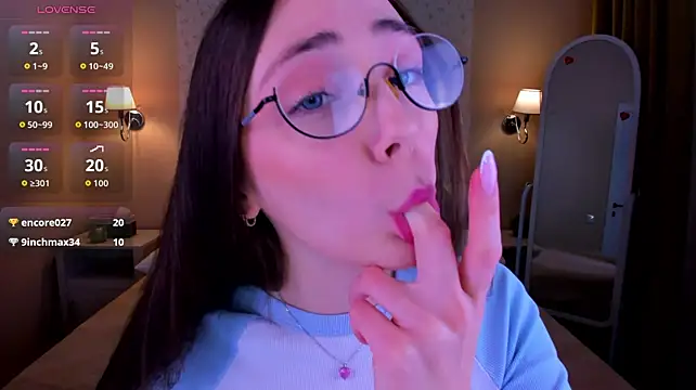 Lexi_Split Webcam-Show