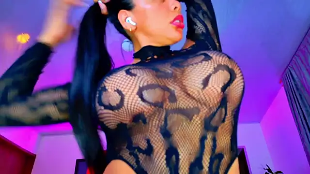 Show de SQUIRT4UMEGAN na webcam