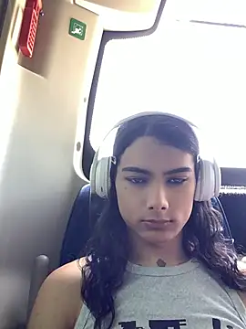 Show modela SassyCece na web-kameri